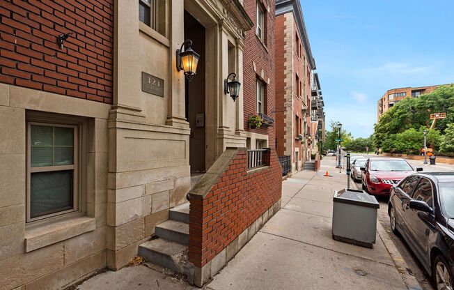 Studio, 1 bath, 339 sqft, $745, Unit 327