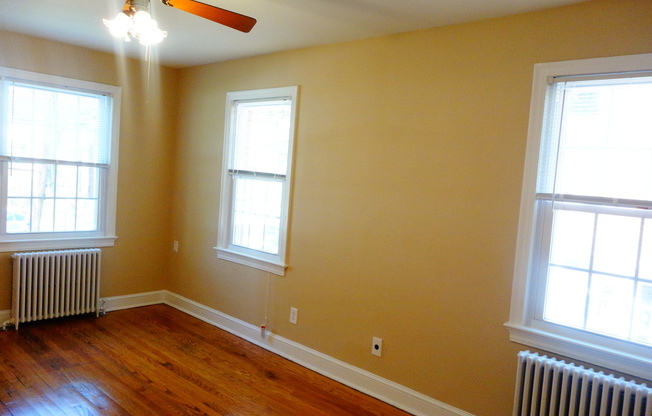 8401 Greenwood Avenue D&G GROUP LLC