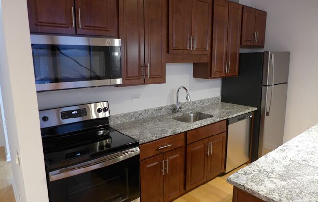 Studio, 1 bath, 550 sqft, $1,850, Unit 606
