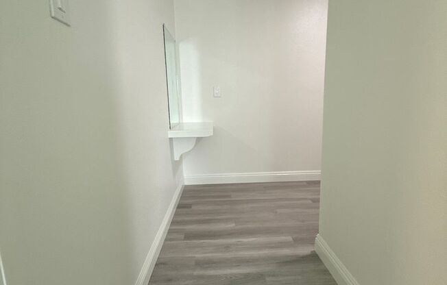 2 beds, 1 bath, 850 sqft, $2,325, Unit 9155-10