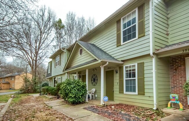 Two Bedroom Townhome in Charlotte!