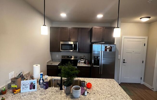 Studio, 1 bath, 545 sqft, $1,195, Unit 880-114