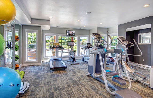 Puyallup Apartments- Deer Creek Apartments- common space- gym