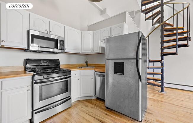 557 6 AVE