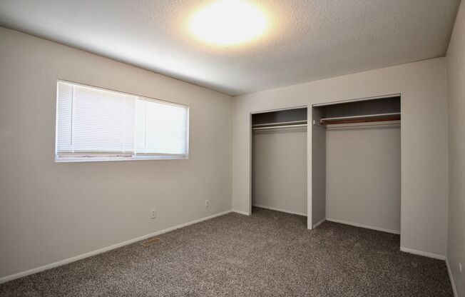 2 beds, 1 bath, $650, Unit Unit - A