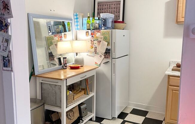 1 bed, 1 bath, 750 sqft, $1,595, Unit 869-4