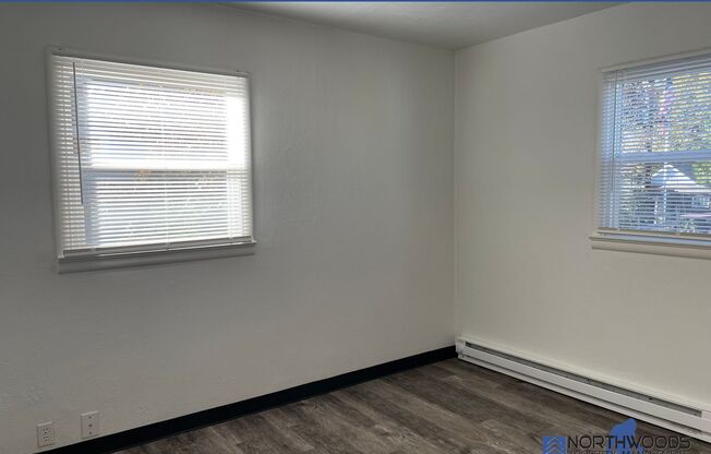 2 beds, 1 bath, $1,400