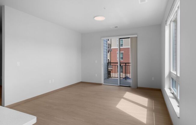 3 beds, 2 baths, 1,277 sqft, $3,200, Unit 215