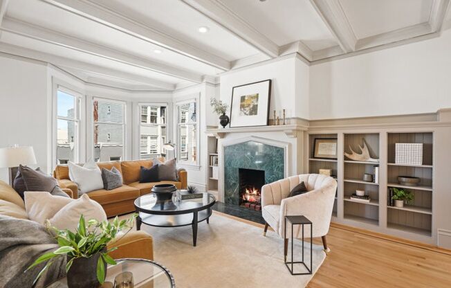 Gorgeous 4BR/2.5BA Nob Hill Home with Shared Rooftop Deck, Parking Space Included & In-Unit Laundry
