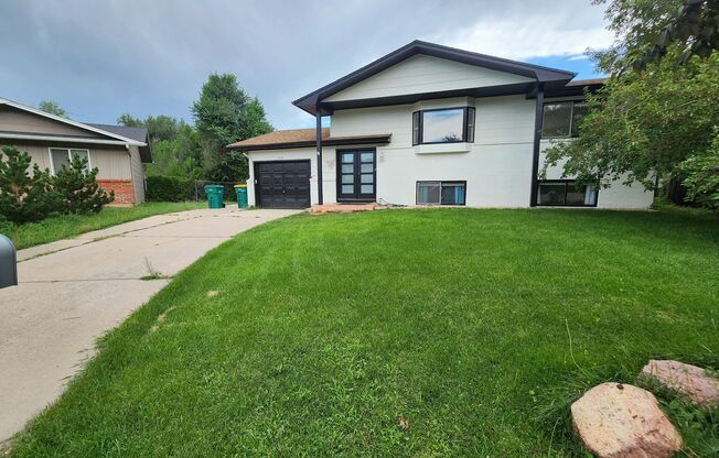 3 Bed 2 Bath Home located Near Fort Carson!