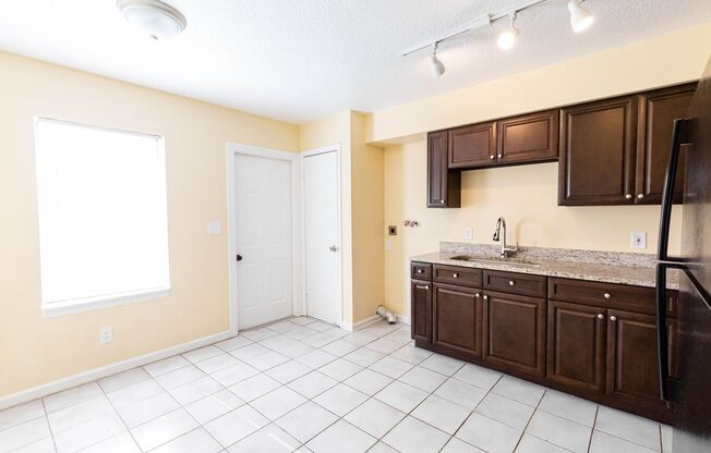 2 beds, 1 bath, $1,550