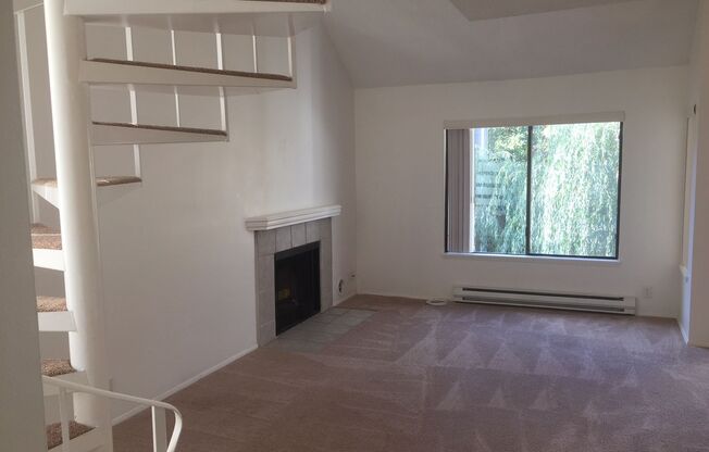 1 bed, 1 bath, 834 sqft, $1,475, Unit 902