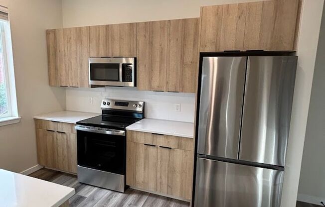 2 beds, 2 baths, 720 sqft, $1,949, Unit 820 #211