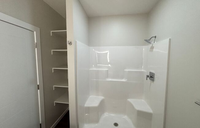 2 beds, 2 baths, 957 sqft, $1,725, Unit 417 - B1120 Corner Unit