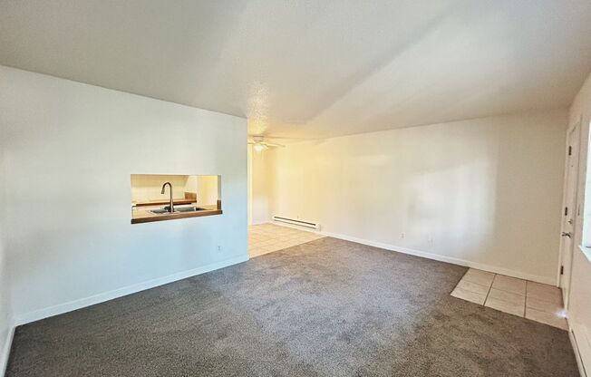 1 bed, 1 bath, 600 sqft, $999, Unit 15