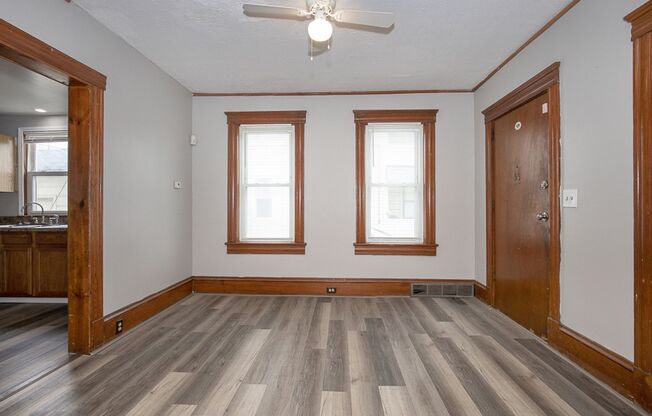 3 Bedroom/1 bath Single House!!