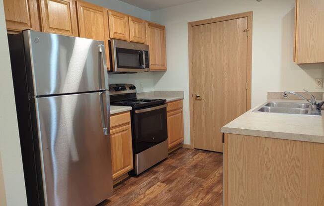 1 bed, 1 bath, 756 sqft, $1,605, Unit 290-210