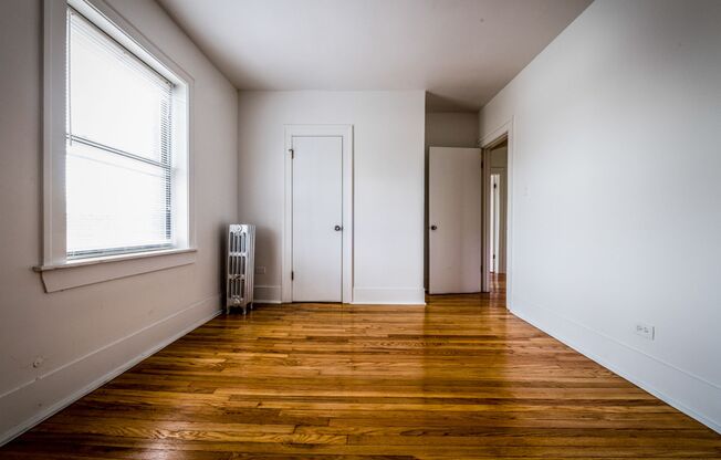 5328 W Harrison