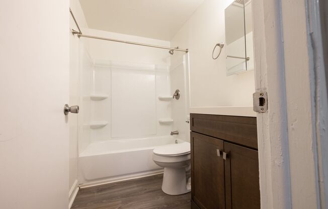 2 beds, 1 bath, $930, Unit Unit 1D