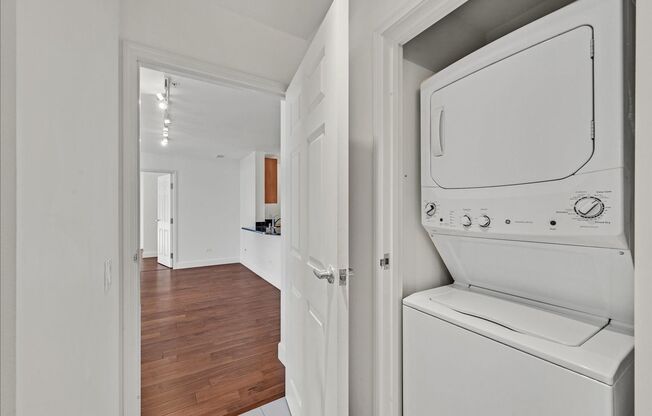 2 beds, 2 baths, $2,600, Unit # 3702