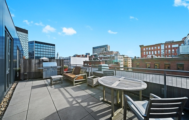 1 bed, 1.5 baths, 807 sqft, $5,000, Unit 609