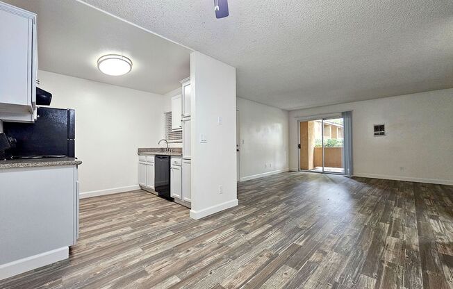 2 beds, 2 baths, 970 sqft, $2,395, Unit 087