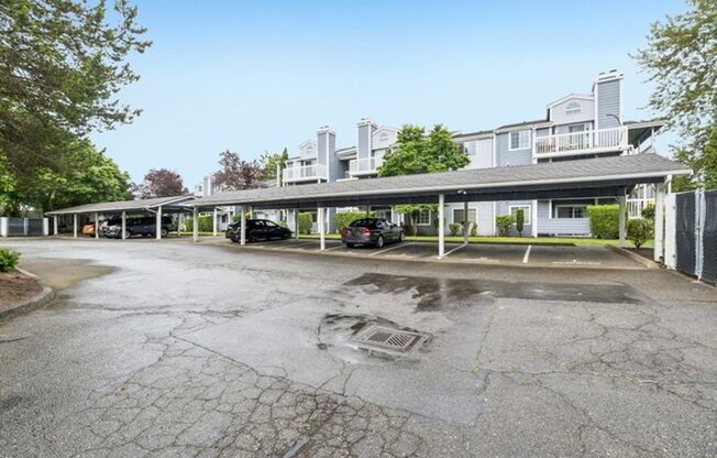 Ground Floor 1 Bedroom Featuring Des Moines Convenience