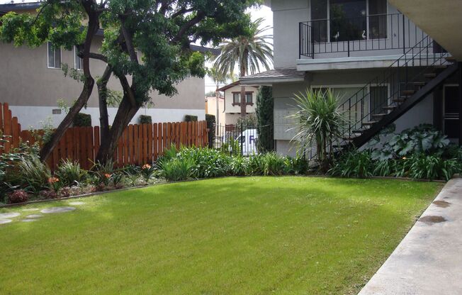 Home-Sweet-Home Vibe in Sierra Madre!