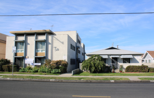 623 S. Grevillea Ave
