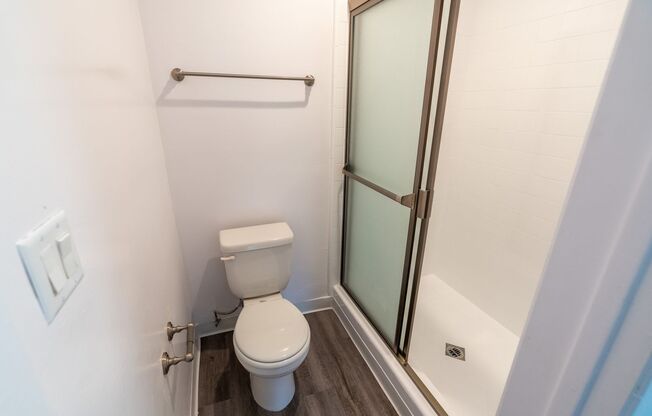 3 beds, 2 baths, 1,350 sqft, $3,198, Unit 501