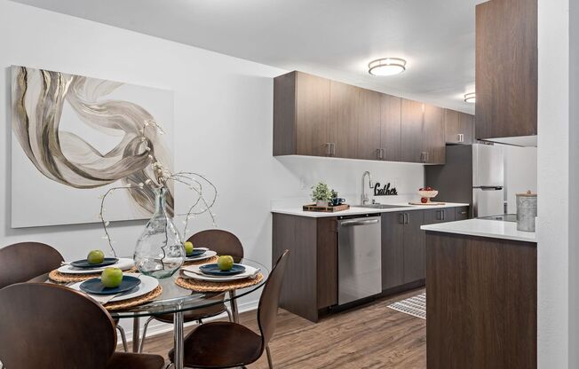 2 beds, 1 bath, 716 sqft, $1,695, Unit 14