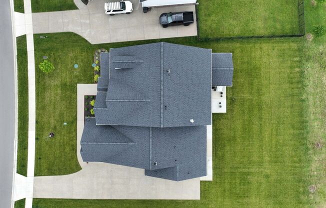**EXECUTIVE 2022-BUILT HOME IN WILLIAMSON COUNTY ZONED FOR PAGE MIDDLE AND PAGE HIGH**
