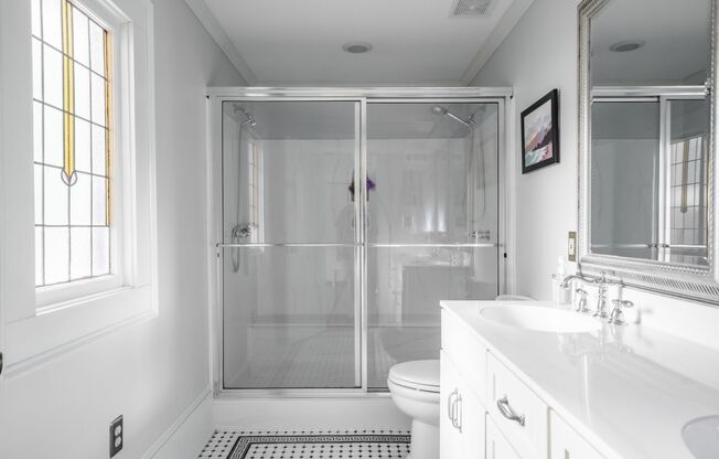 3 beds, 2 baths, $3,500