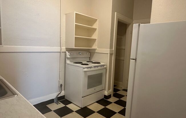 1 bed, 1 bath, 450 sqft, $1,050, Unit 206