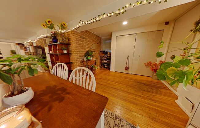 831 Wrightwood