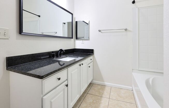 3 beds, 2 baths, $2,150, Unit Apt 711