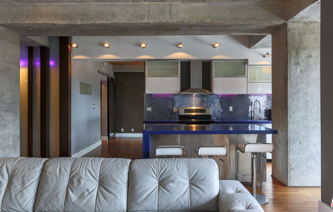 1 bed, 1.5 baths, 1,009 sqft, $3,990, Unit 1112