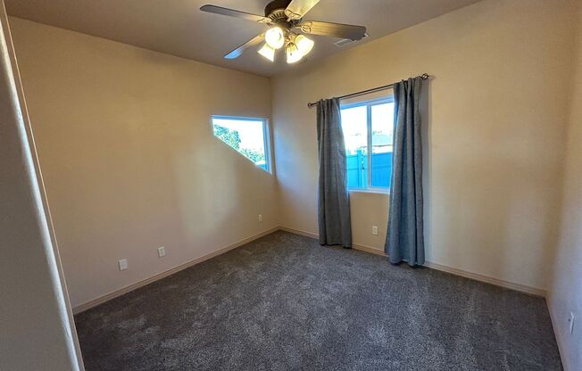 3 beds, 2.5 baths, $2,400, Unit Unit 1