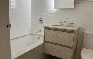 Studio, 1 bath, $2,975, Unit 1E