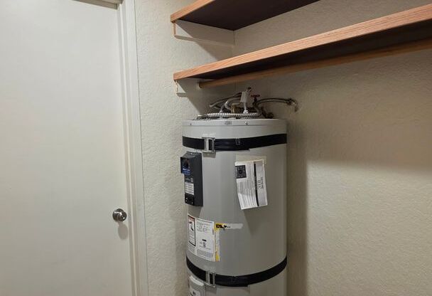 Studio, 1 bath, 450 sqft, $1,225, Unit 201