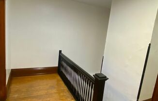 2 beds, 1 bath, $1,450, Unit 1015 W. 14th Ave Unit B