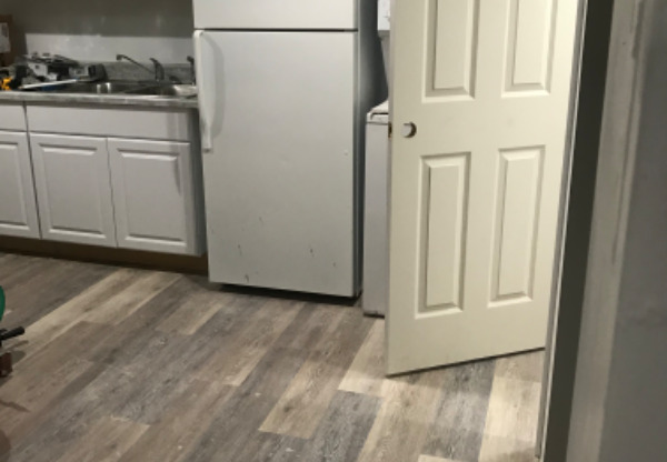 4 CEDAR SPG CT