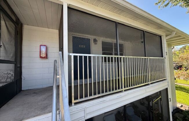1 Bedroom/1 Bathroom 2nd Floor Condo at Sandlewood Villas AVAILABLE NOW! First FULL month's rent free!