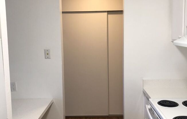Studio, 1 bath, 500 sqft, $2,125, Unit 101