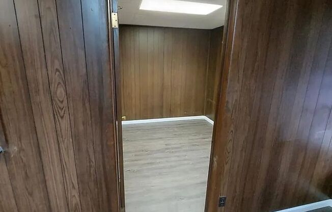 1 bed, 1 bath, 325 sqft, $1,095, Unit UNIT 6 *