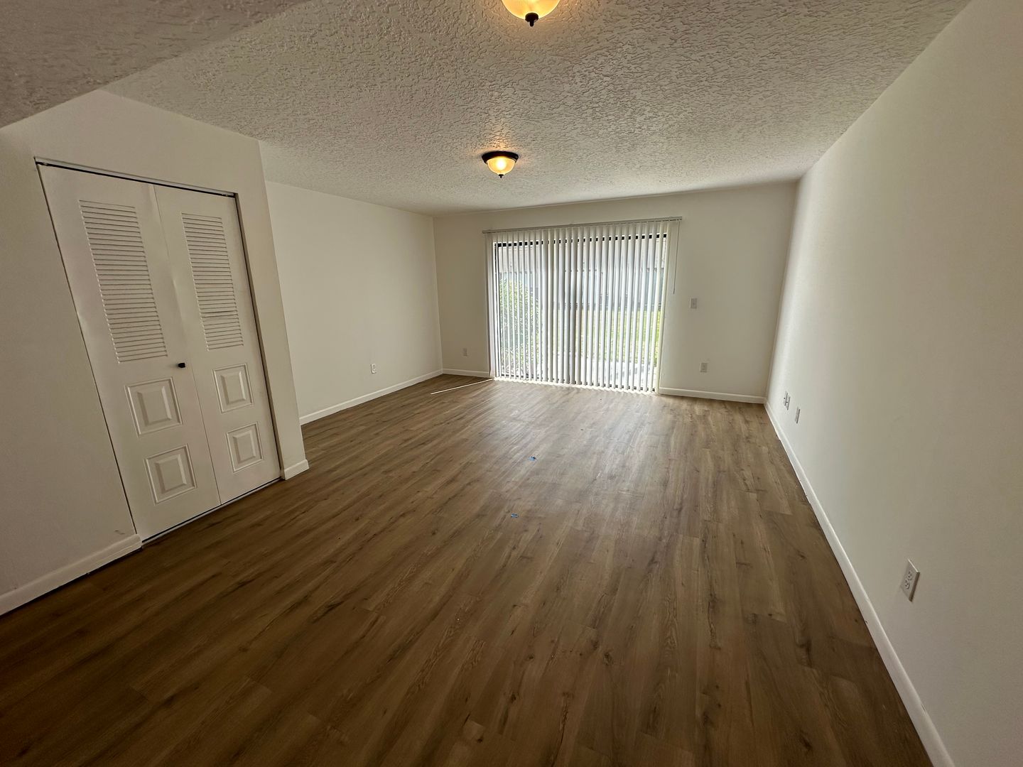 Minutes from UCF & Full Sail – Updated 2 Bedroom Townhome