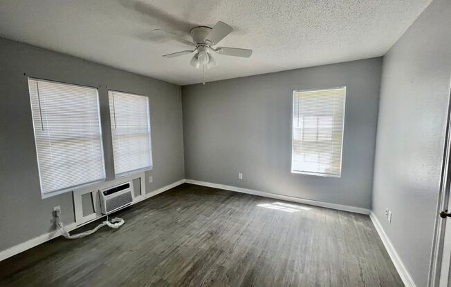 2 beds, 1 bath, 765 sqft, $775, Unit Unit "N"