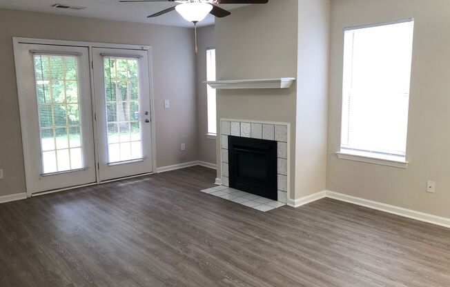 2 beds, 2 baths, 1,270 sqft, $1,600, Unit 2730-4 Pearl Remodel
