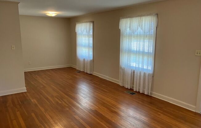 1004 Chickasaw Trail