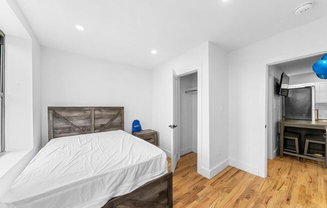 3 beds, 1 bath, 513 sqft, $4,025, Unit 16
